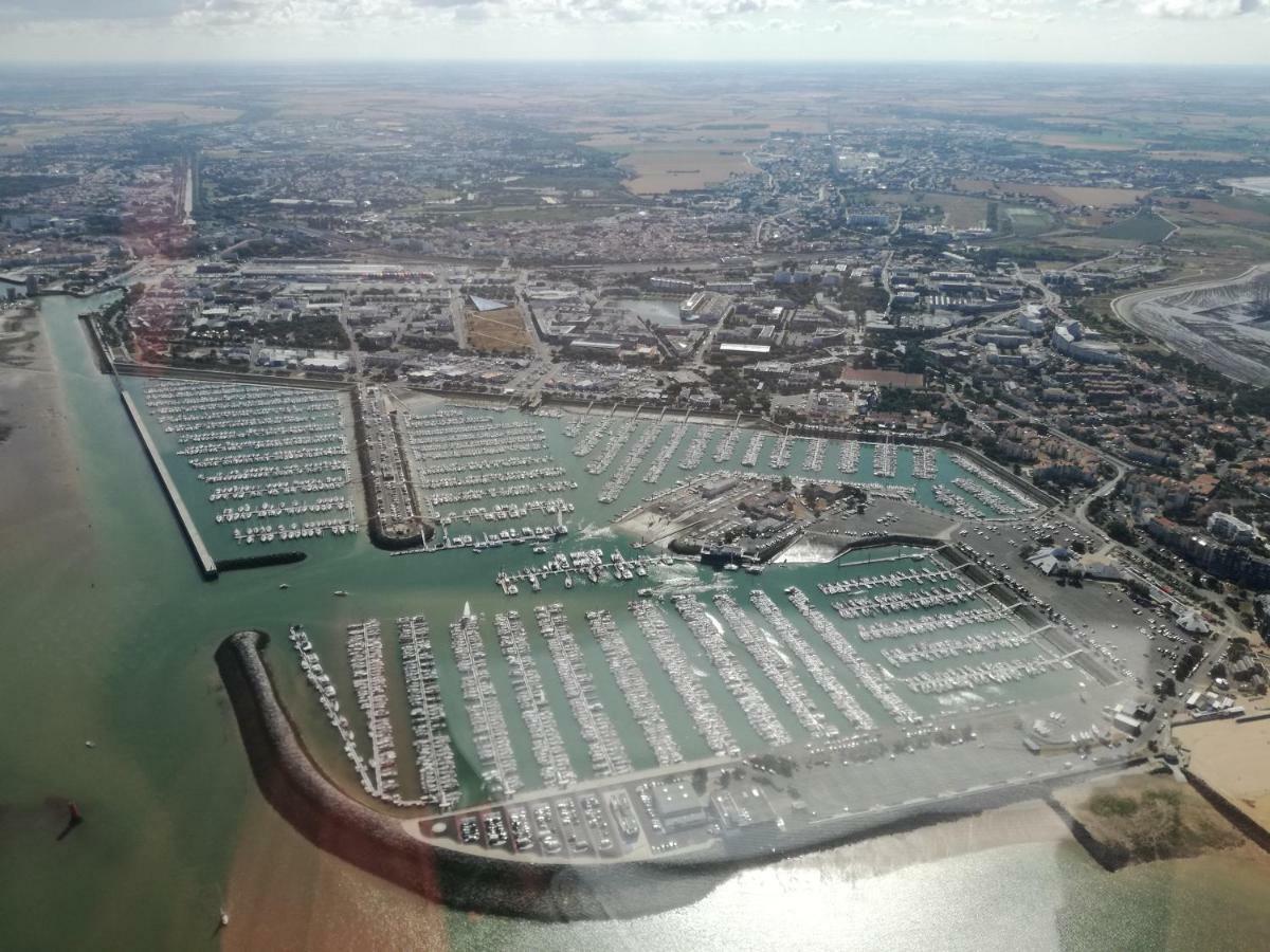 Botel Sur L'eau