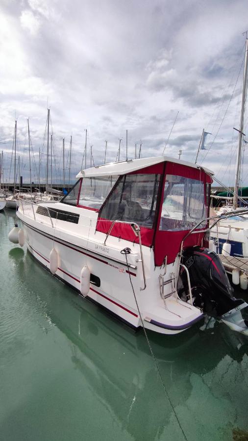 Sur L'eau Botel