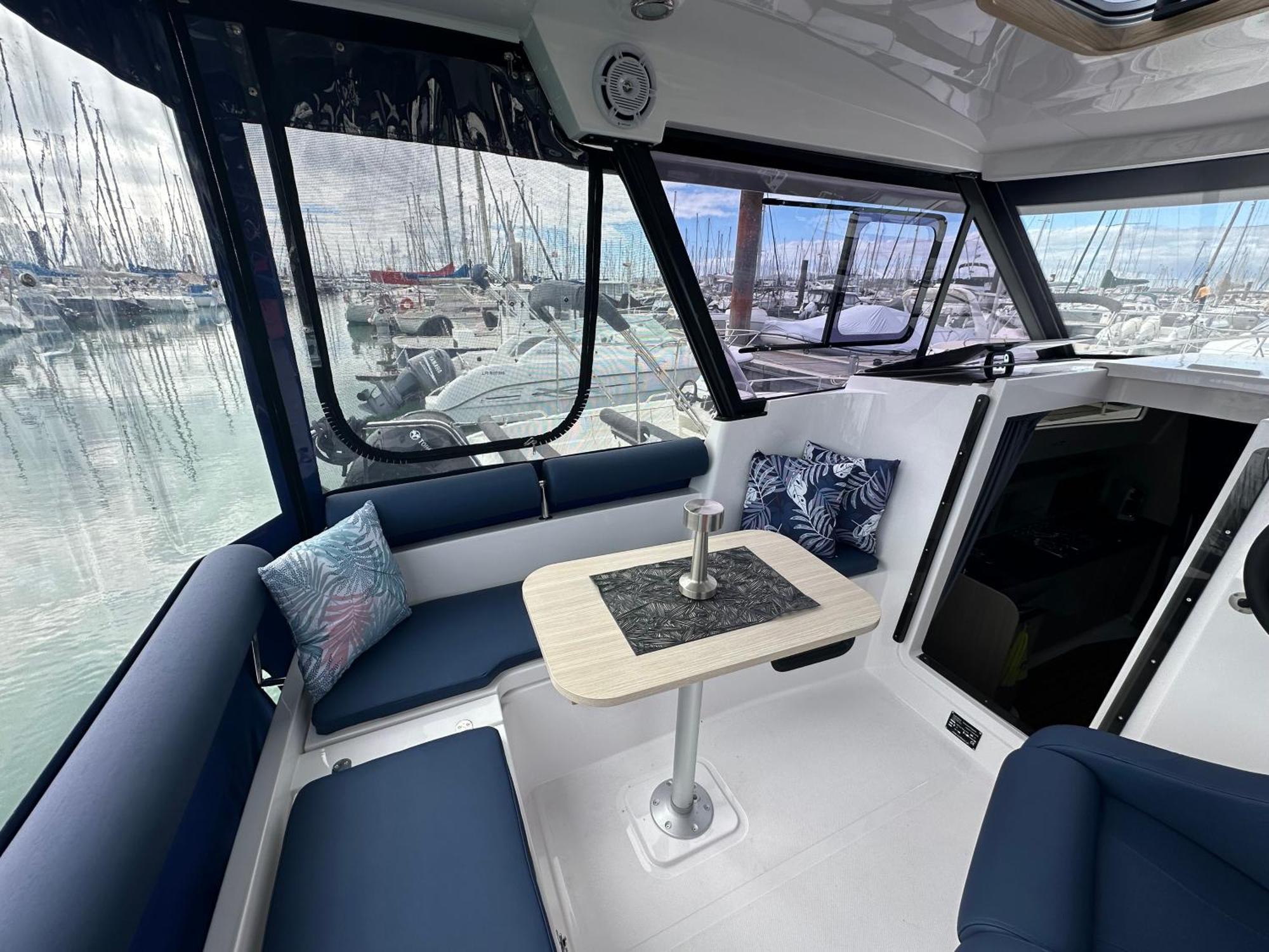 Botel Sur L'eau *