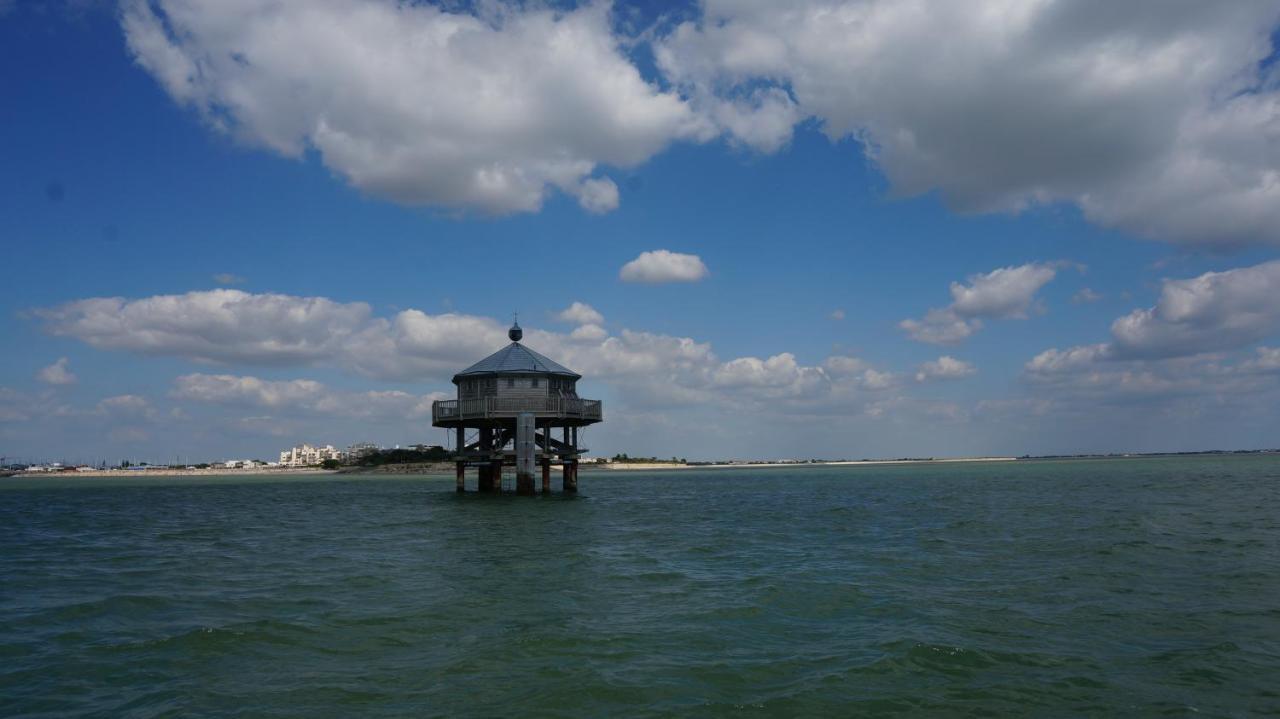Sur L'eau * La Rochelle (Charente-Maritime)
